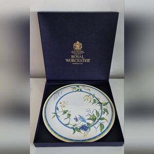 VTG Royal Worcester Pastorale Fine Bone Floral China Plate. Box Included